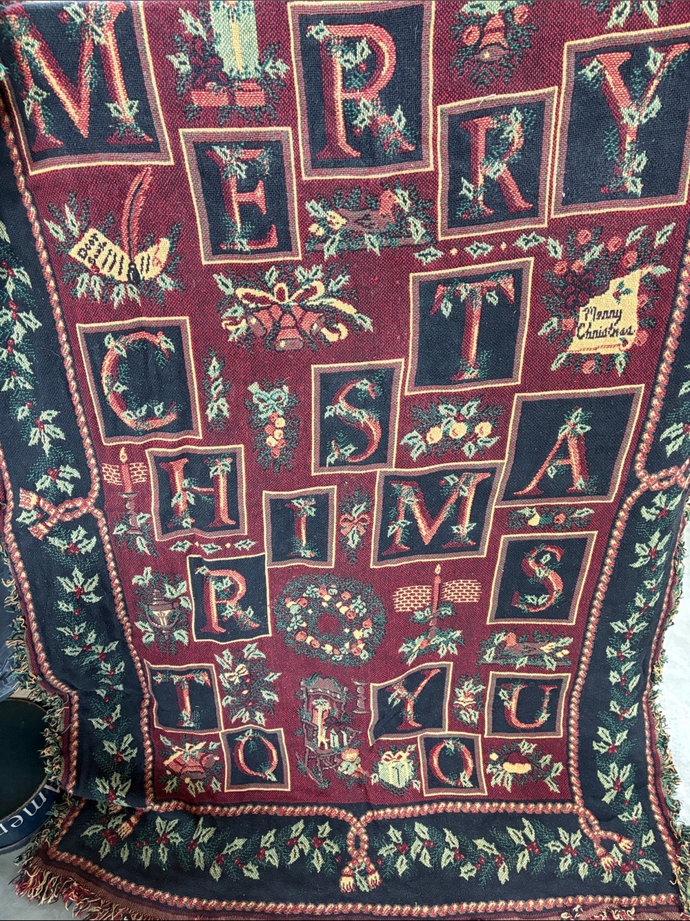 Vintage Holiday Merry Christmas Throw Blanket - Red & Green